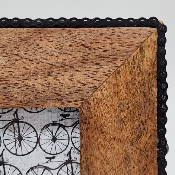 Rustic Wood Picture Frame With Bicycle Chain Border 3.5"x5.5" - Picture 4 of 11